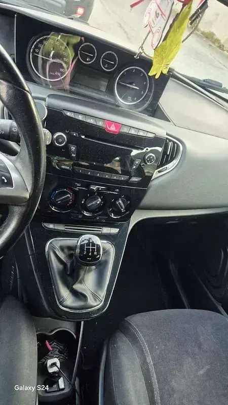 Usata Lancia Ypsilon Gold 95 CV (69 kW) 2014 Nero Utilitaria