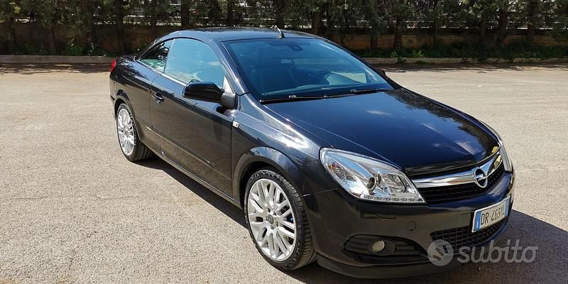 Nero Usata 2008 Opel Astra Cabriolet Cabrio | 4600 € - Immagine 1/4