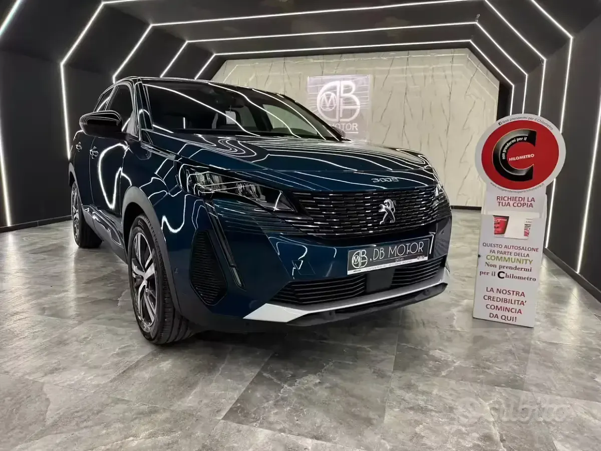 Usata Peugeot 3008 Allure 131 CV (96 kW) 2022 Blu/azzurro SUV