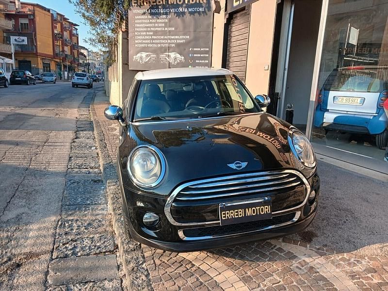Usata Mini Cooper D 115 CV (84 kW) 2014 Nero Utilitaria