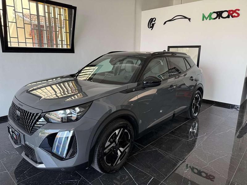 Grigio Usata 2024 Peugeot e-2008 GT SUV | 26.990 € (Cara) - Immagine 1/4