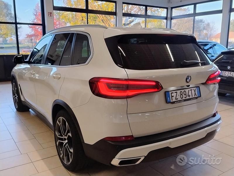 Usata BMW X5 Comfort Edition 265 CV (194 kW) 2019 Mineralweiss metallic SUV