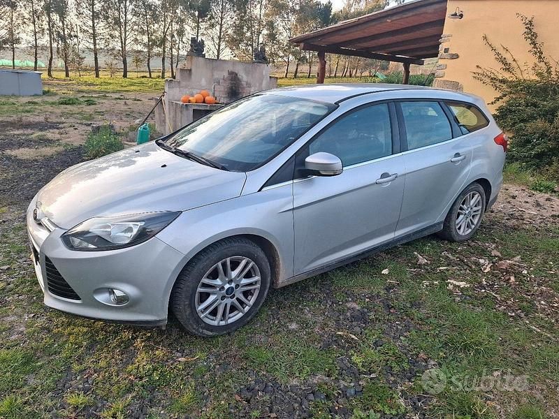 Usata Ford Focus 116 CV (85 kW) 2012 Grigio Station wagon