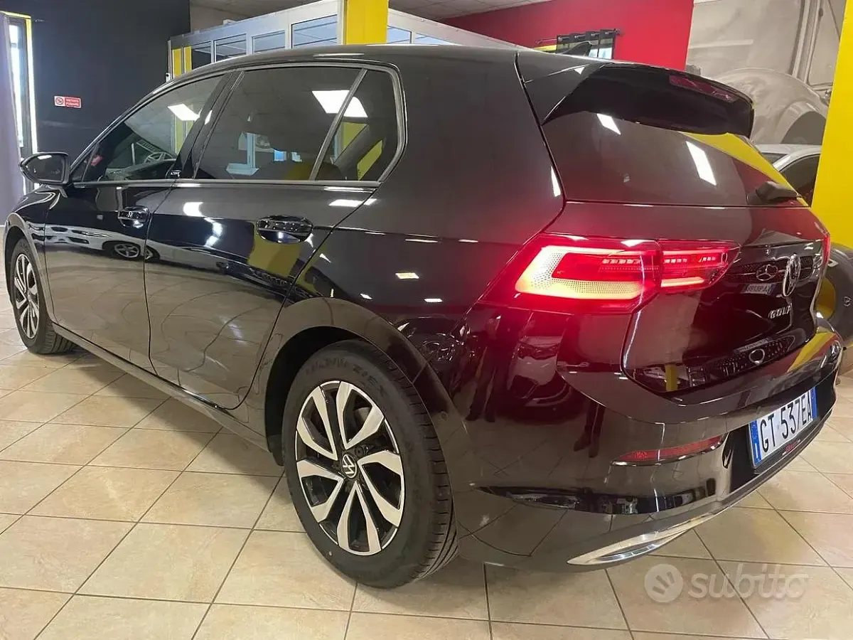 Usata VW Golf VIII 150 CV (110 kW) 2022 Nero Berlina