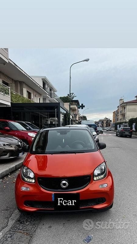 Arancione Usata 2018 Smart ForFour Passion Utilitaria | 11.000 € (Super prezzo) - Immagine 1/4