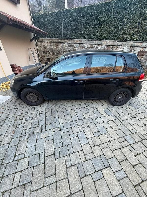 Usata VW Golf VI 78 CV (57 kW) 2010 Nero Utilitaria