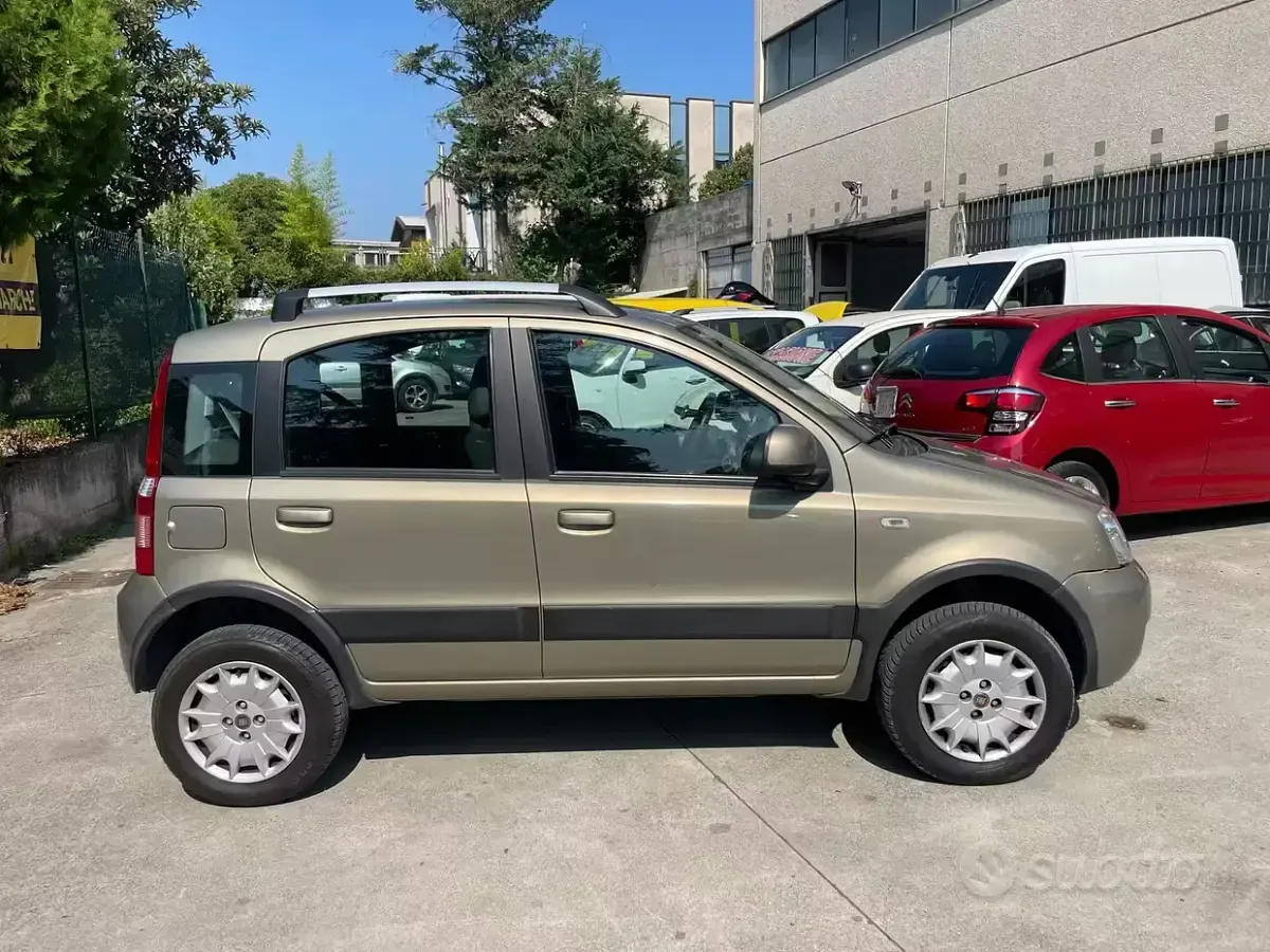 Usata Fiat Panda 4x4 Climbing 69 CV (50 kW) 2012 Marrone Utilitaria