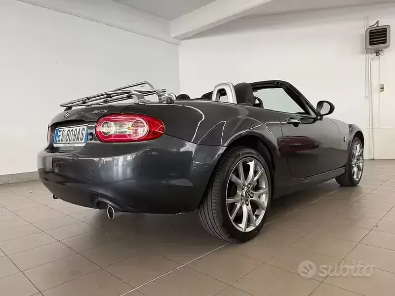 Usata Mazda MX5 126 CV (92 kW) 2013 Grigio Cabrio