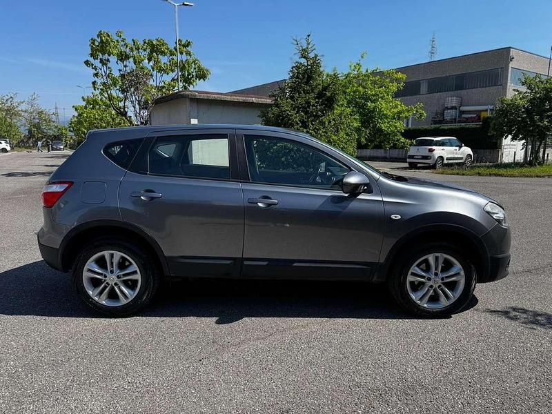Usata Nissan Qashqai Acenta 110 CV (80 kW) 2012 Grigio SUV