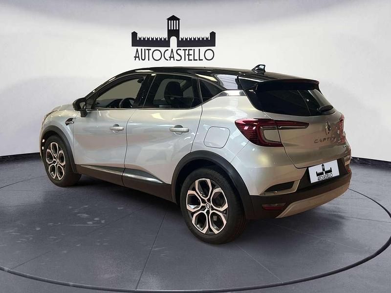 Usata Renault Captur Intens 92 CV (67 kW) 2022 Argento tetto nero SUV