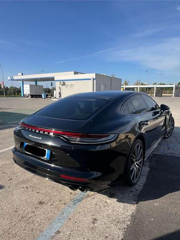 Usata Porsche Panamera 330 CV (242 kW) 2021 Berlina
