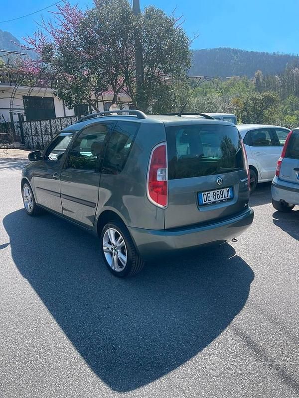 Usata Skoda Roomster 2007 Grigio Monovolume