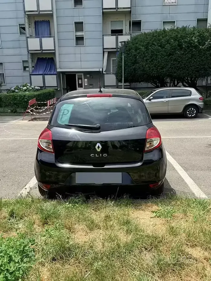 Usata Renault Clio IV 75 CV (55 kW) 2012 Nero Berlina