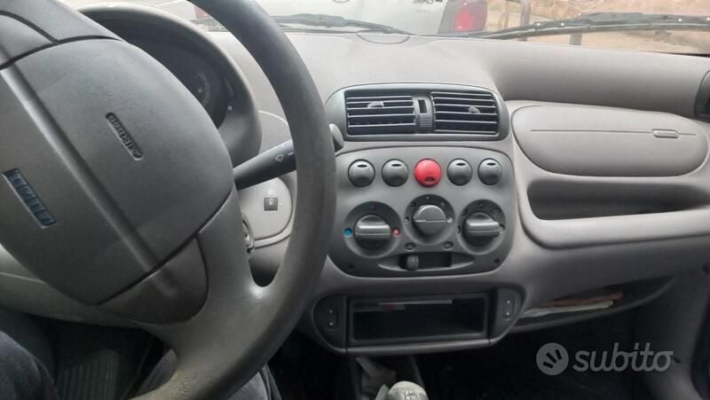 Usata Fiat 600 54 CV (39 kW) 2005 Bianco Utilitaria