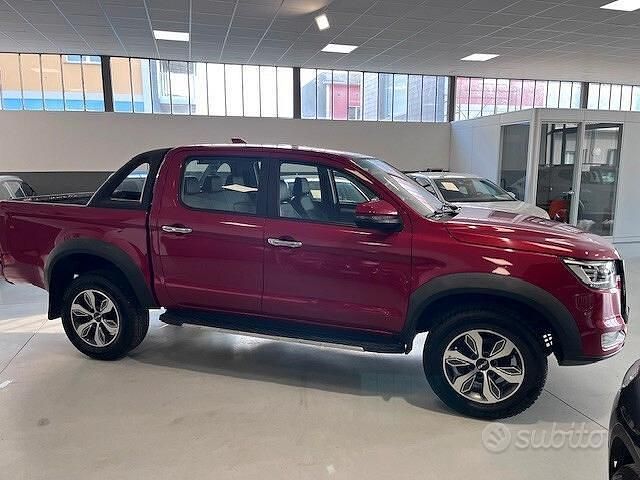 Usata EVO Cross 4 136 CV (100 kW) 2023 Rosso Pick-up