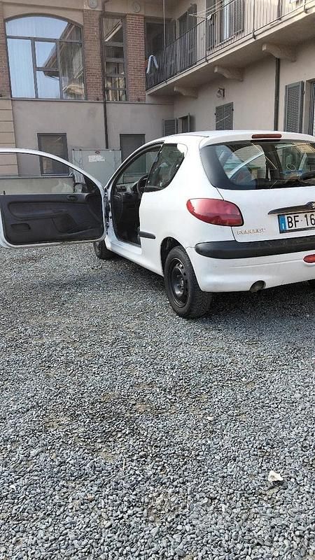 Usata Peugeot 206 1999 Bianco Utilitaria