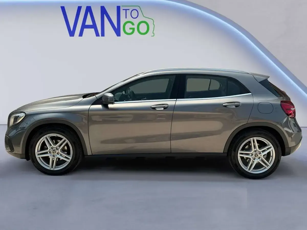 Usata Mercedes GLA200 Business 136 CV (100 kW) 2018 Grigio SUV