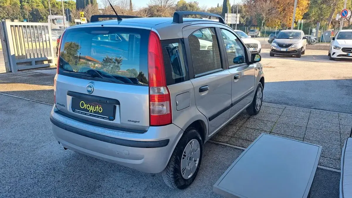 Usata Fiat Panda Dynamic 69 CV (50 kW) 2004 Argento Utilitaria