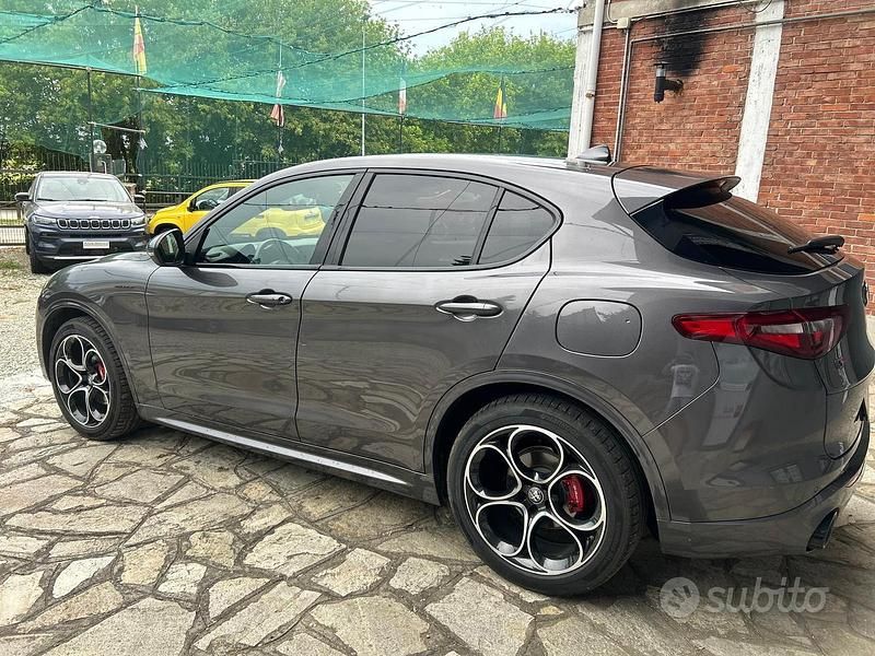 Usata Alfa Romeo Stelvio Veloce 210 CV (154 kW) 2021 Grigio SUV