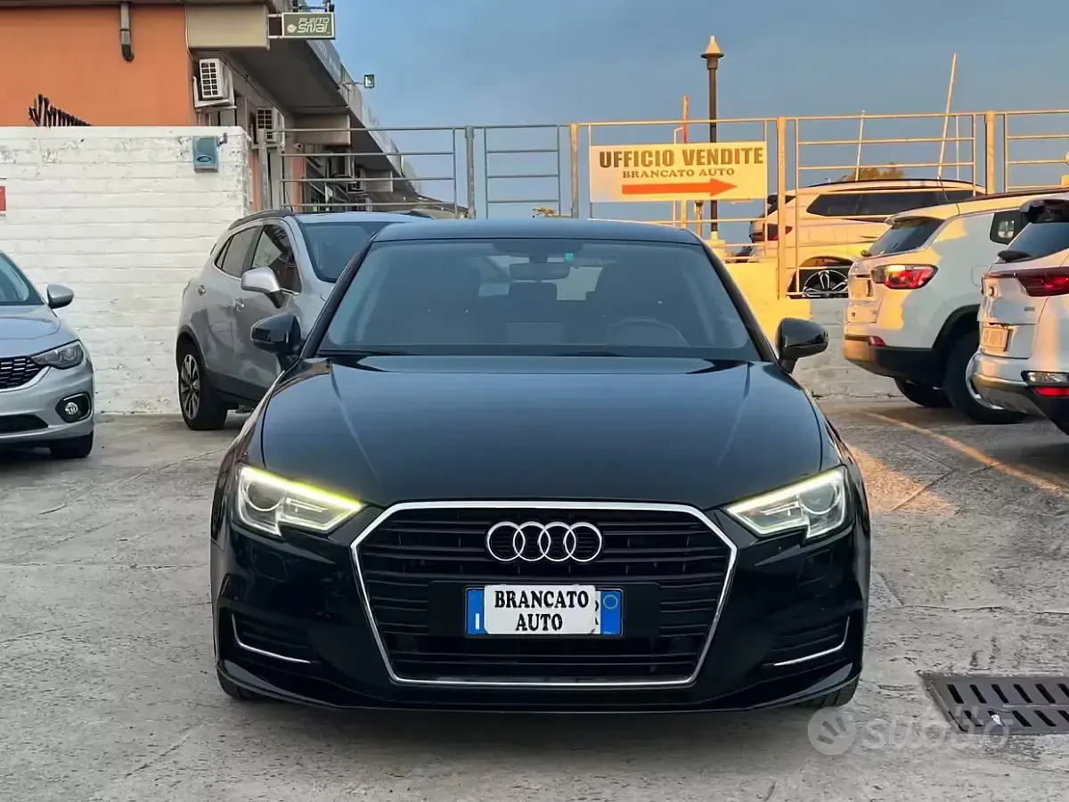 Käytetty Audi A3 Design 150 HP (110 kW) 2017 Musta Sedan