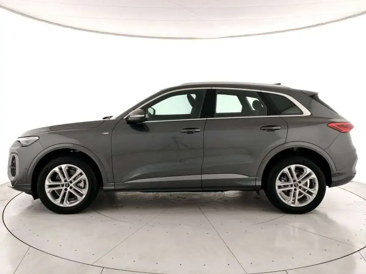 Nuova Audi Q5 S-Line 204 CV (150 kW) 2025 Grigio daytona SUV