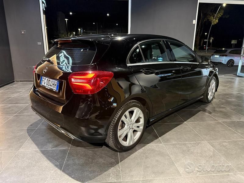 Usata Mercedes A180 109 CV (80 kW) 2016 Nero Berlina