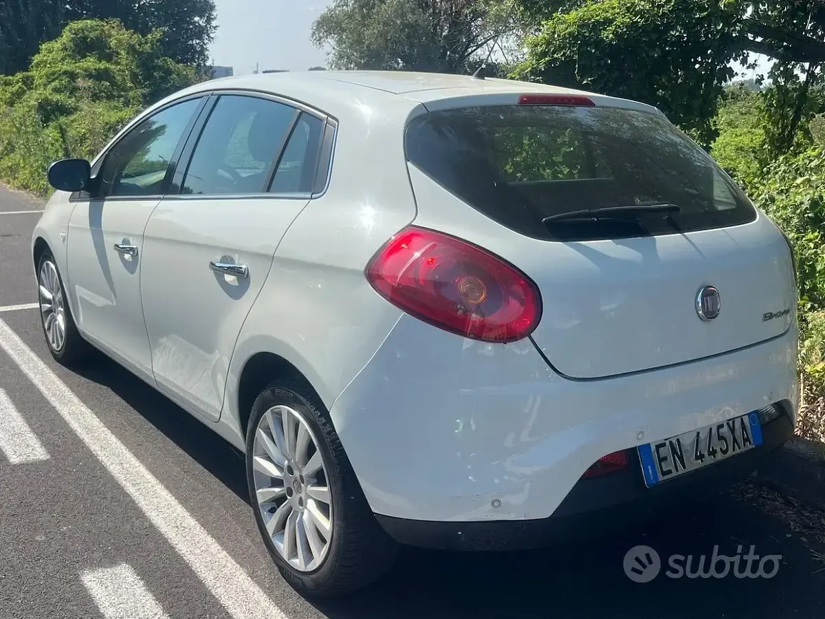 Usata Fiat Bravo Easy 120 CV (88 kW) 2013 Bianco Utilitaria