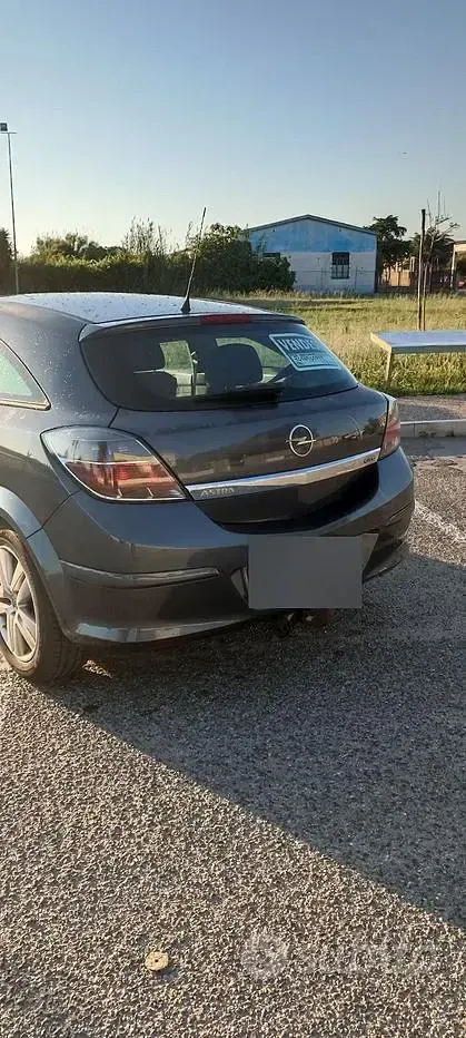 Usata Opel Astra GTC 90 CV (66 kW) 2008 Blu Berlina
