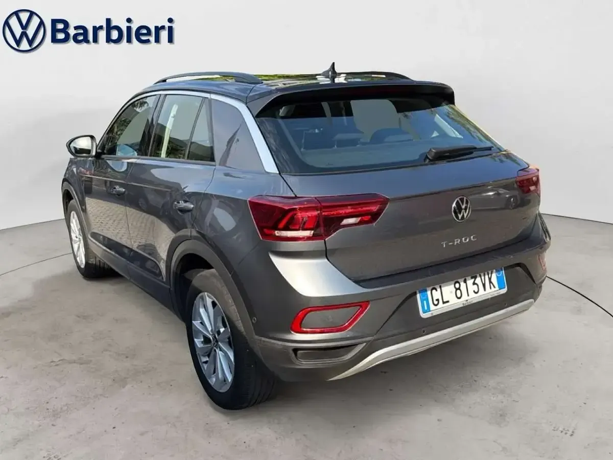 Usata VW T-Roc Life 110 CV (80 kW) 2023 Grigio SUV
