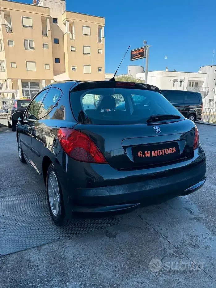 Usata Peugeot 207 68 CV (50 kW) 2007 Nero Berlina