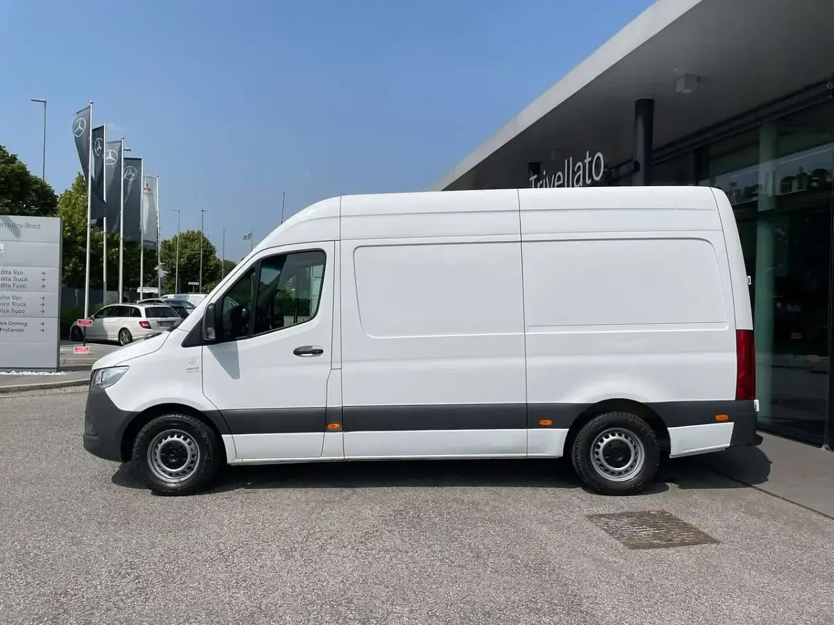 Usata Mercedes Sprinter 150 CV (110 kW) 2022 Bianco artico Furgone
