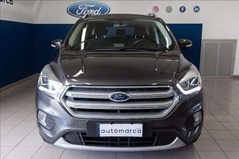 Usado Ford Kuga Business Edition 120 CV (88 kW) 2020 Gris SUV