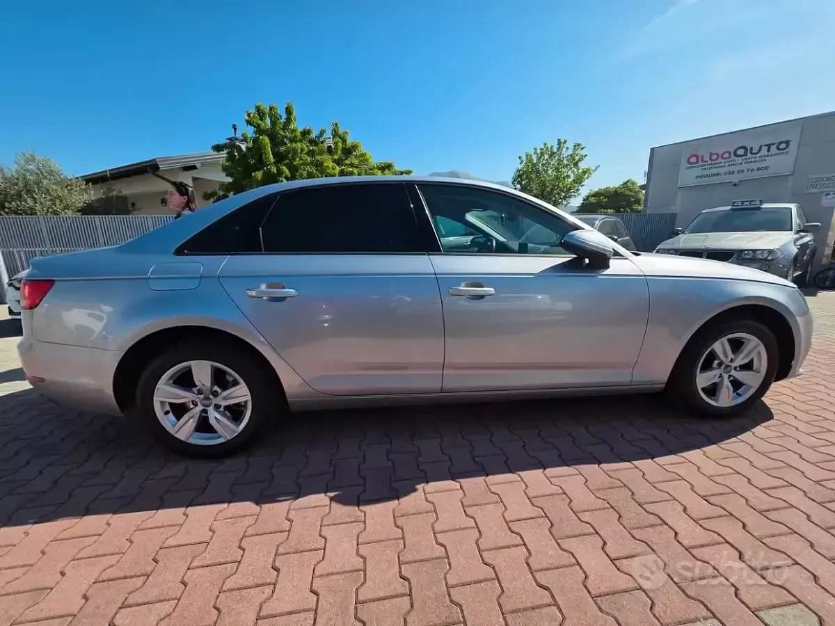 Usado Audi A4 Business 122 CV (89 kW) 2017 Gris Berlina