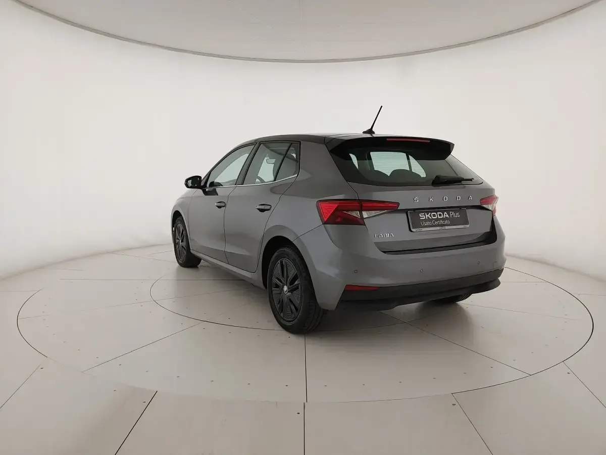 Usata Skoda Fabia Style 95 CV (69 kW) 2023 Grigio graphite metallizzato nero tulipa Utilitaria