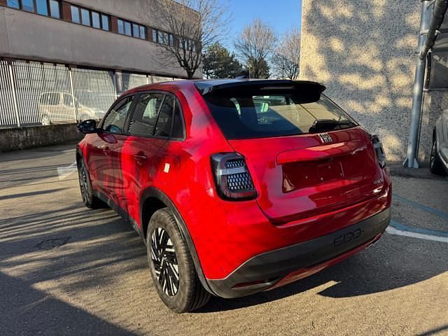 Usata Fiat 600 101 CV (74 kW) 2024 Rosso pastello SUV