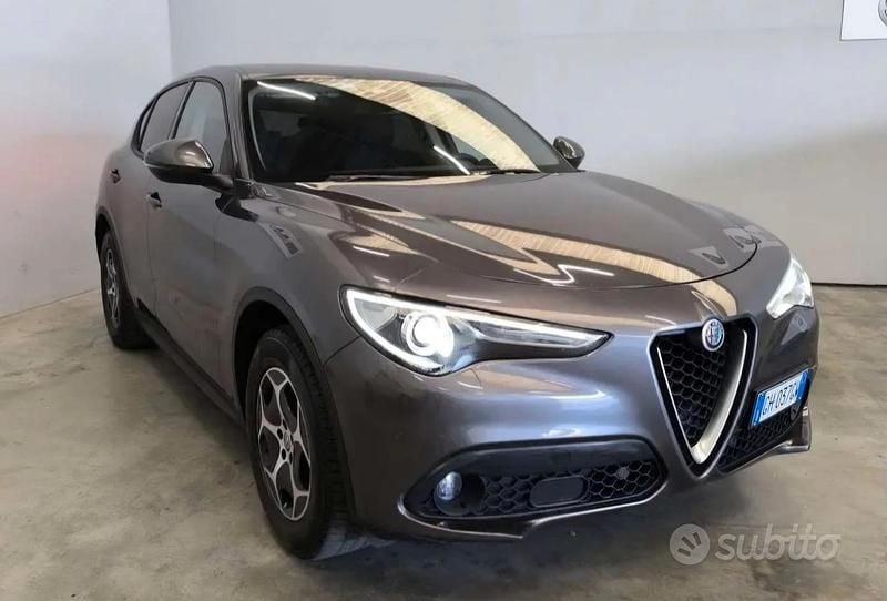 Usata Alfa Romeo Stelvio 190 CV (139 kW) 2021 Grigio SUV