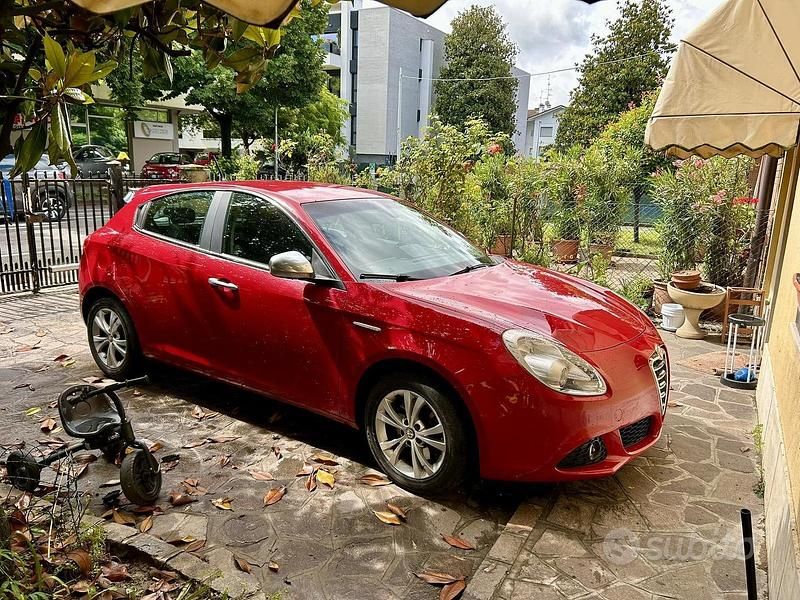 Usata Alfa Romeo Giulietta 140 CV (102 kW) 2012 Utilitaria