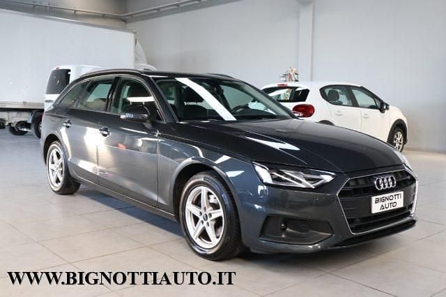 Begagnad Audi A4 Business 163 HK (119 kW) 2021 Grå Kombi