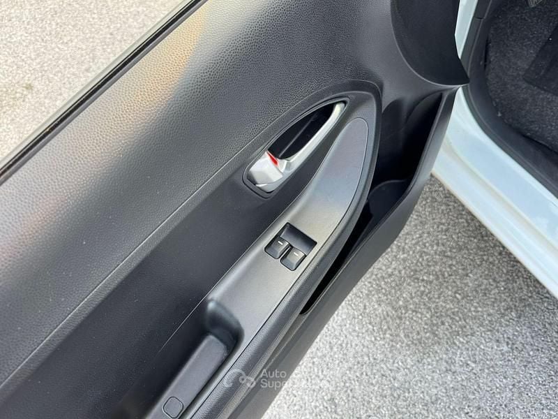 Usata Kia Picanto 69 CV (50 kW) 2014 Bianco Utilitaria