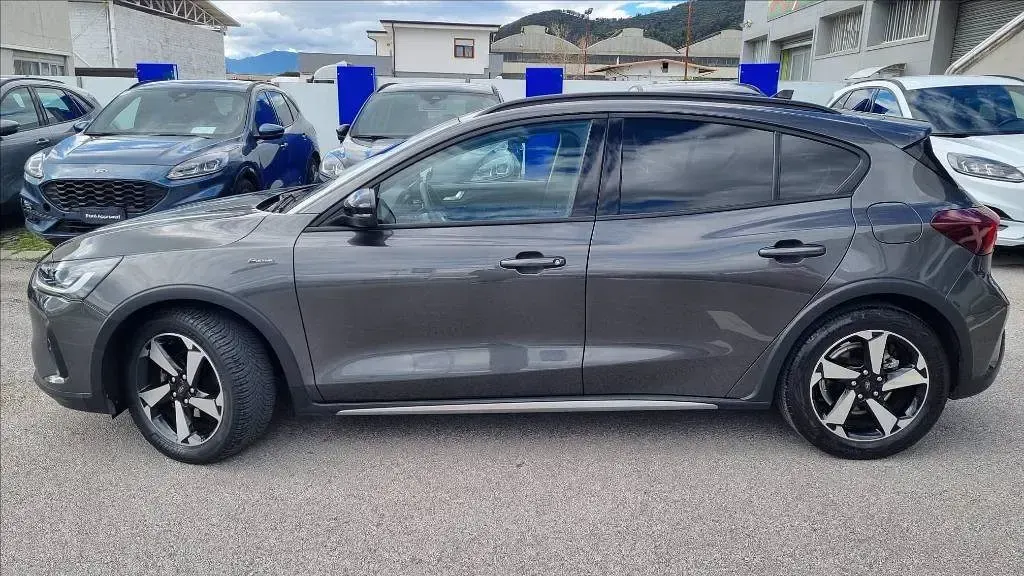 Usata Ford Focus Active 125 CV (91 kW) 2023 Grigio Berlina