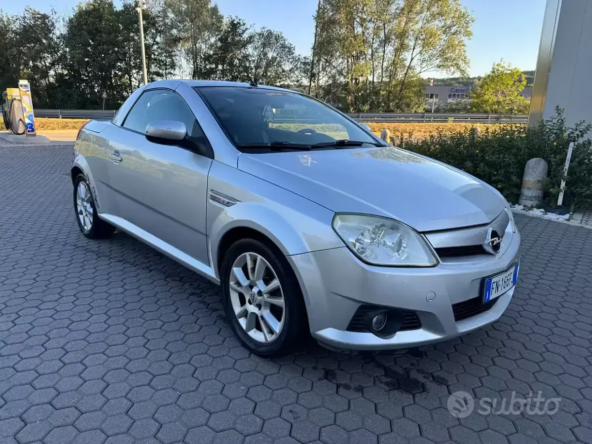 Usata Opel Tigra Sport 69 CV (50 kW) 2009 Cabrio
