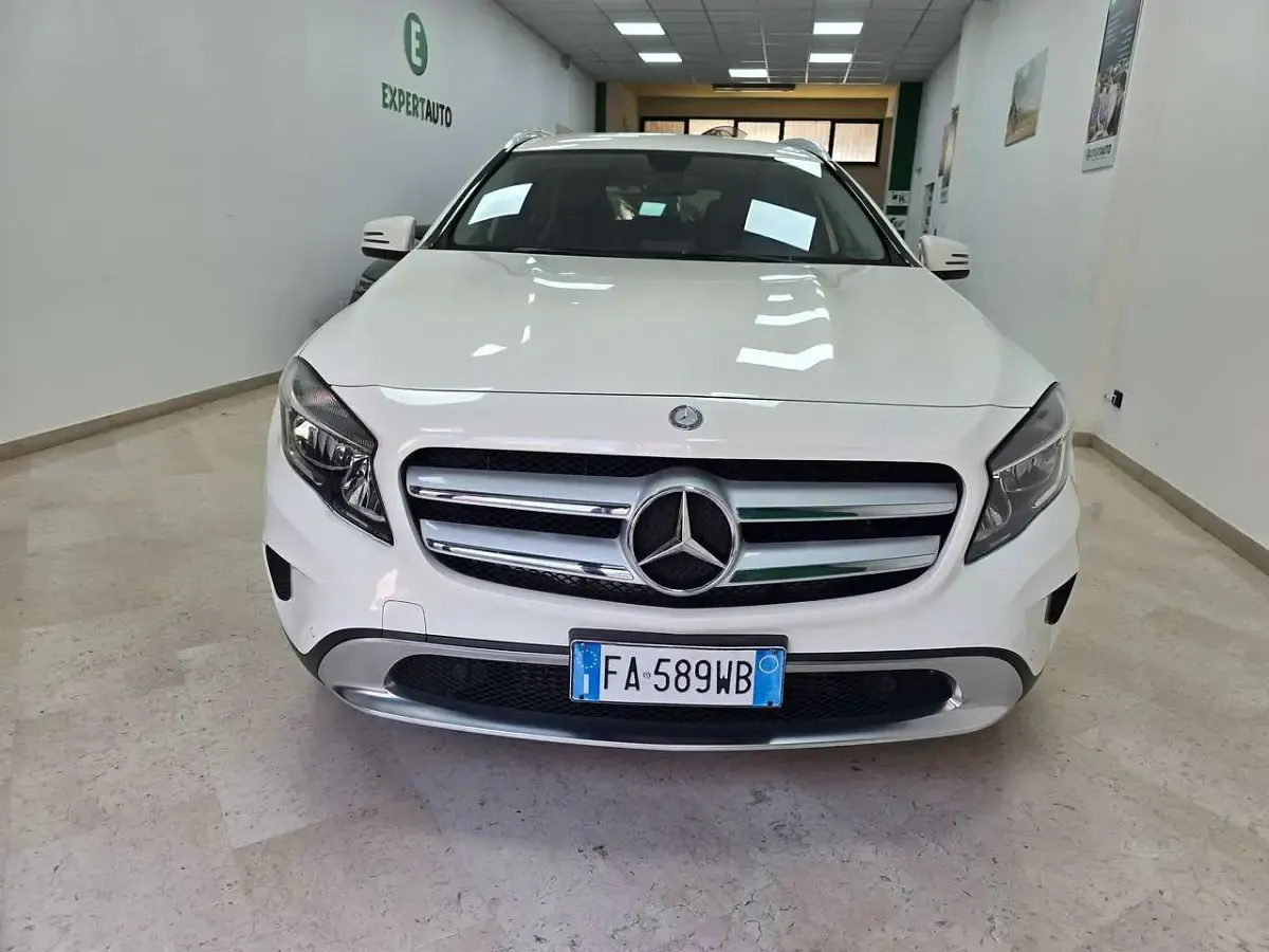 Usata Mercedes GLA180 Premium 109 CV (80 kW) 2015 Bianco SUV