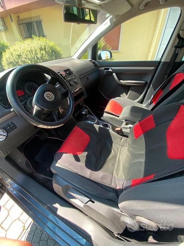 Begagnad VW Touran 105 HK (77 kW) 2006 Grå Minibuss