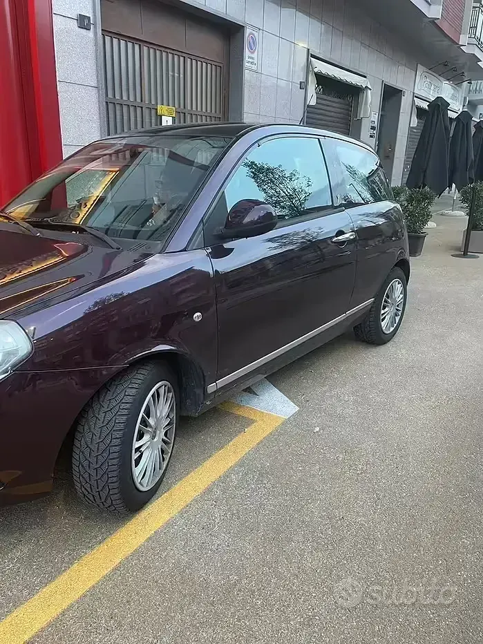 Usata Lancia Ypsilon 60 CV (44 kW) 2010 Nero Utilitaria