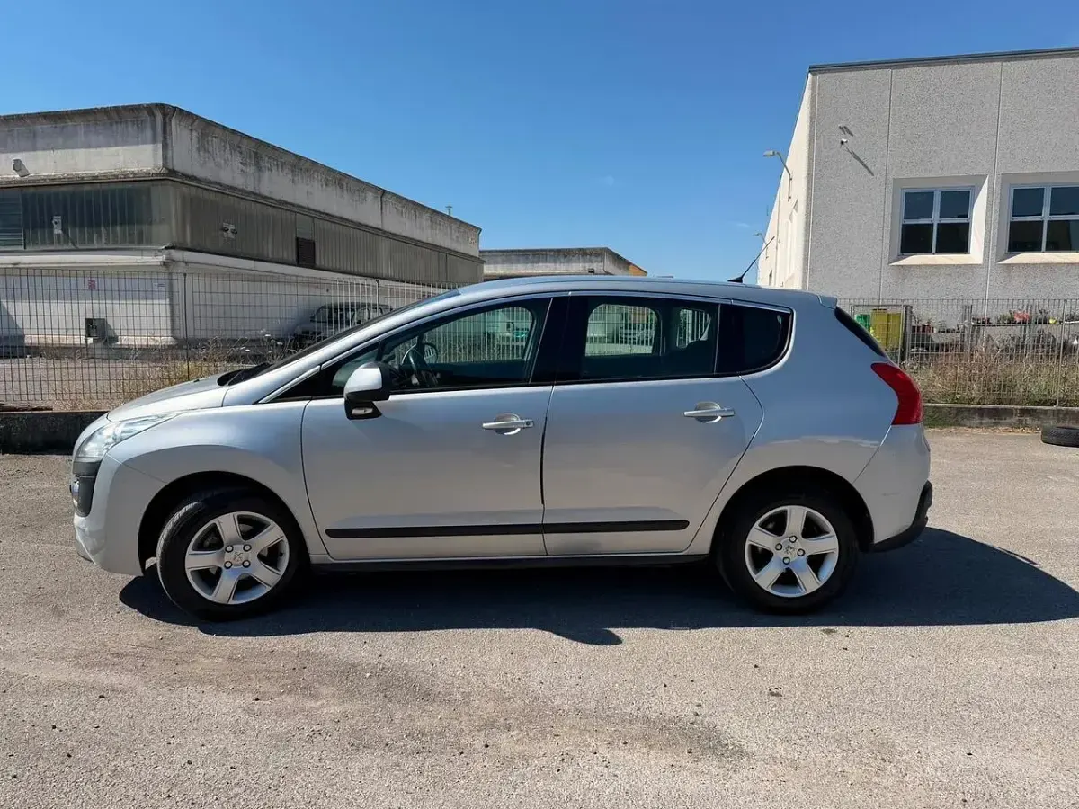 Usata Peugeot 3008 112 CV (82 kW) 2011 Argento Station wagon