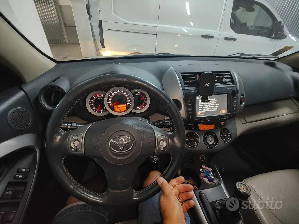 Usata Toyota RAV4 177 CV (130 kW) 2008 Nero SUV