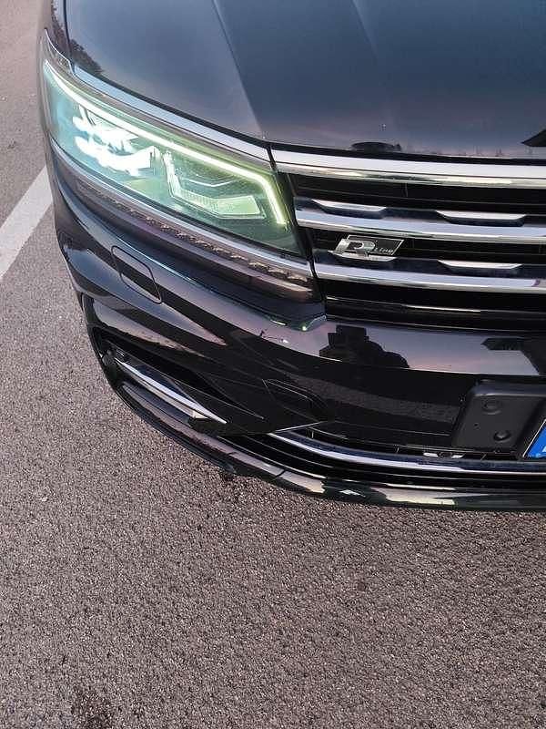 Usata VW Tiguan R-line 150 CV (110 kW) 2017 Nero SUV