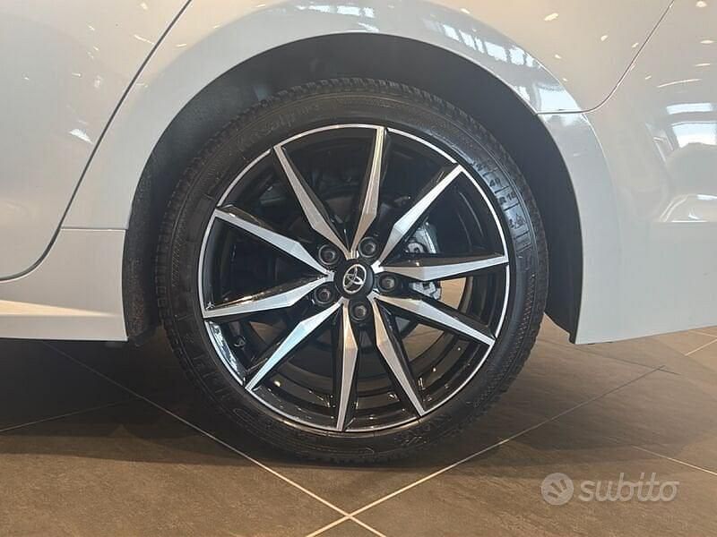 Usata Toyota Corolla Sport 140 CV (102 kW) 2023 Grigio Station wagon