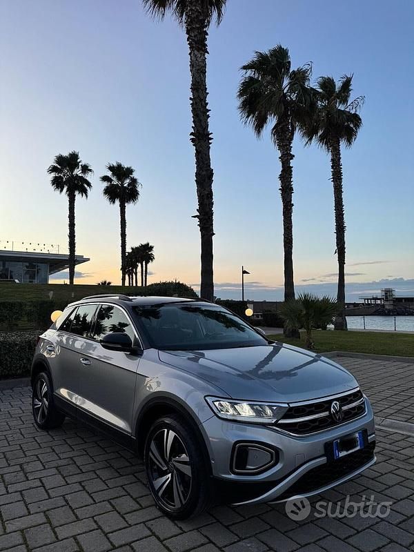Usata VW T-Roc Style 110 CV (80 kW) 2022 Argento SUV