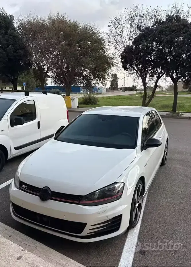 Używany VW Golf VII GTI 220 KM (161 kW) 2015 Biały Sedan/Limuzyna